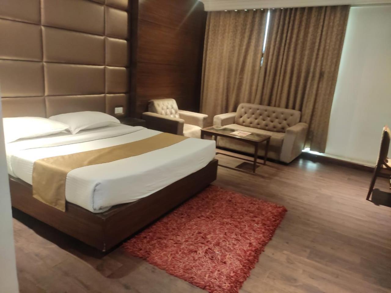 Hotel Imperial Executive Ludhiana Ngoại thất bức ảnh