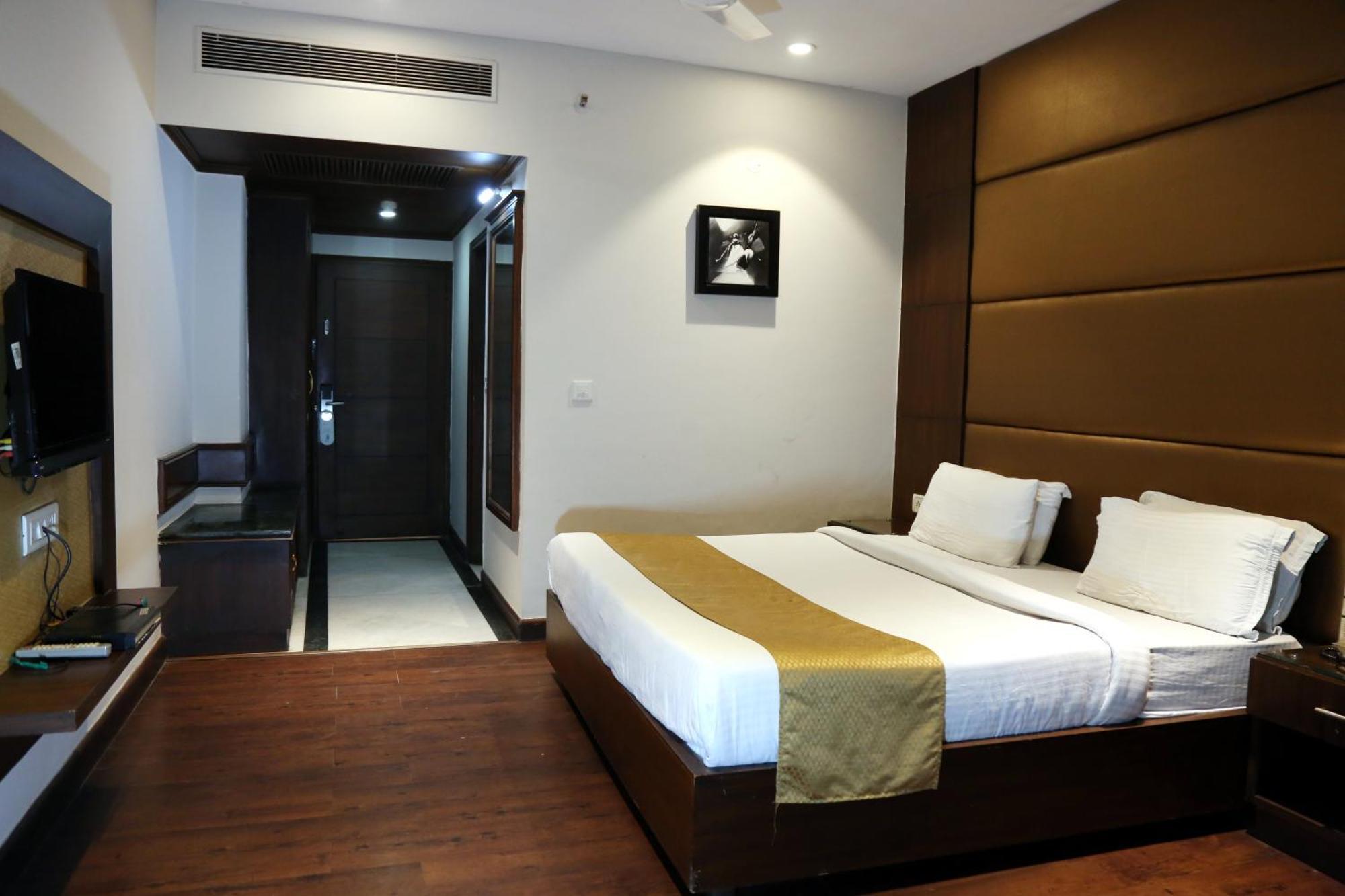 Hotel Imperial Executive Ludhiana Ngoại thất bức ảnh