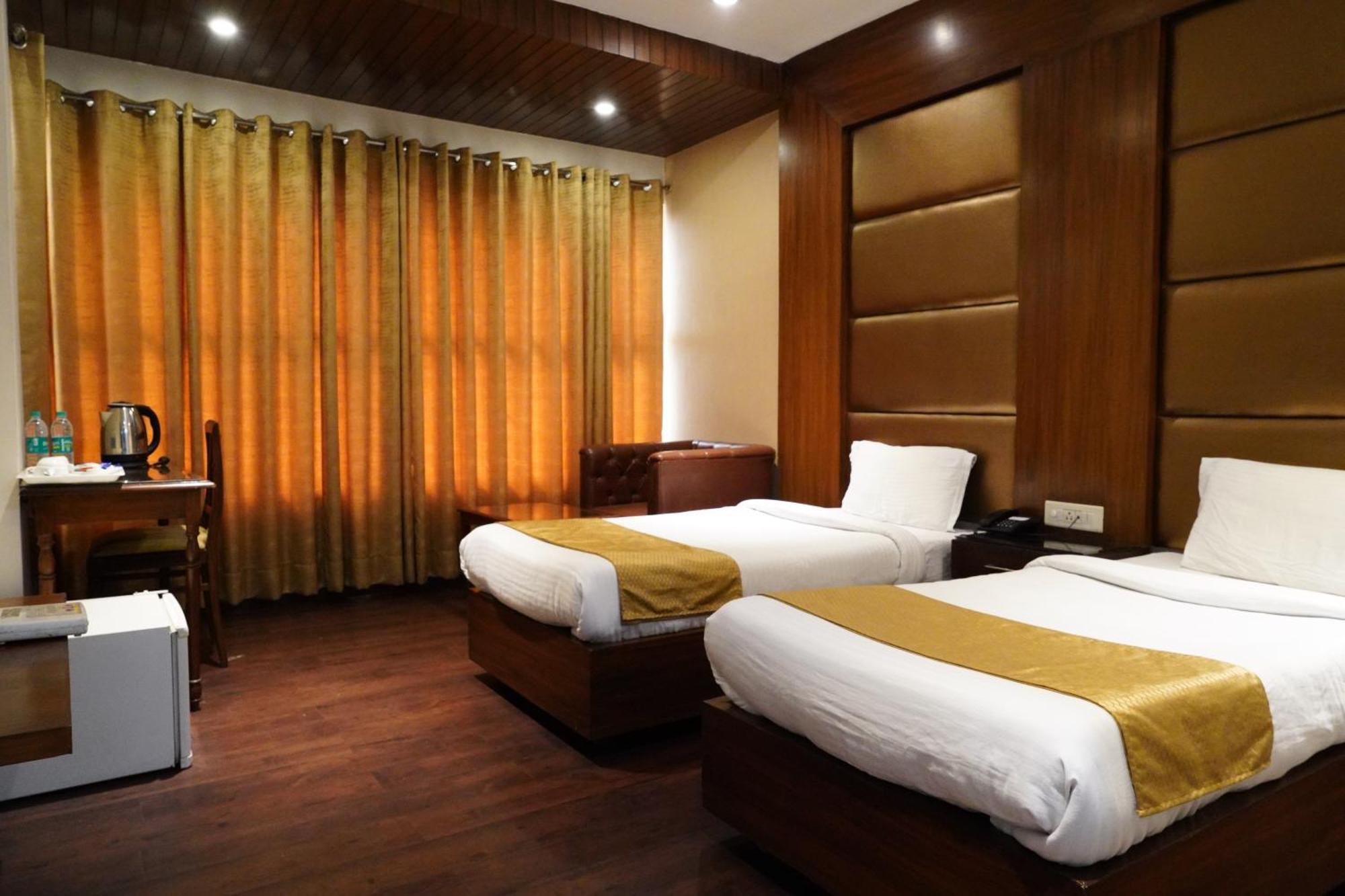 Hotel Imperial Executive Ludhiana Ngoại thất bức ảnh